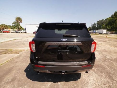 Used 2023 Ford Explorer XLT w/ Equipment Group 202A RWD image 4