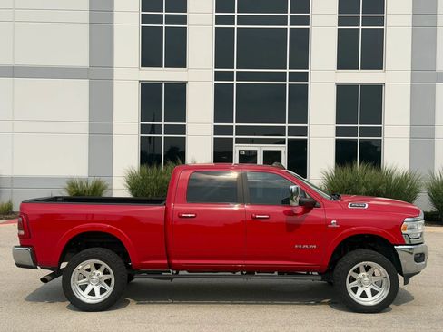 Used 2022 RAM 2500 Laramie AWD/4WD image 4
