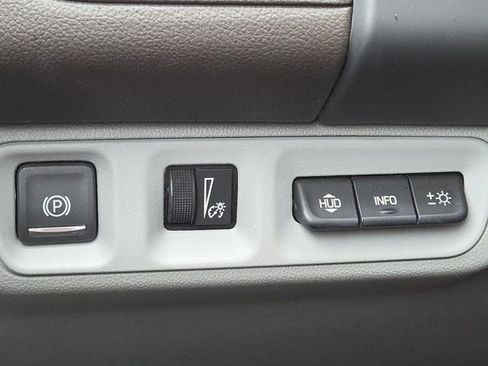 Certified 2023 GMC Acadia SLT w/ Technology Package image 15