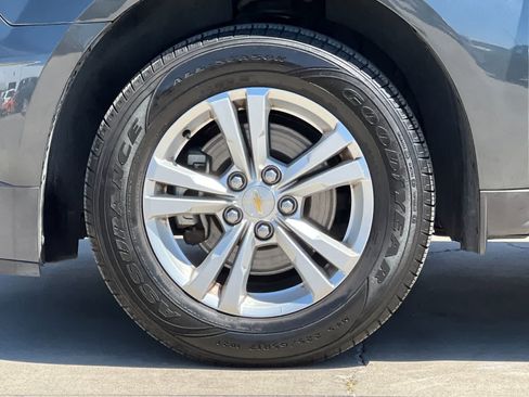 Used 2017 Chevrolet Equinox LS FWD image 25
