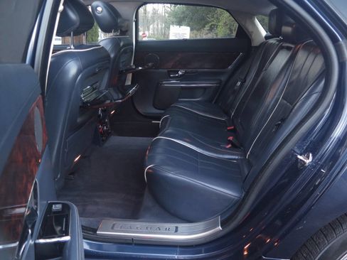 Used 2011 Jaguar XJ L image 35