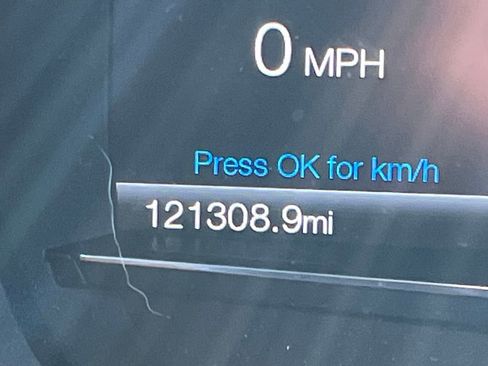 Used 2017 Ford Explorer XLT w/ Equipment Group 202A image 5