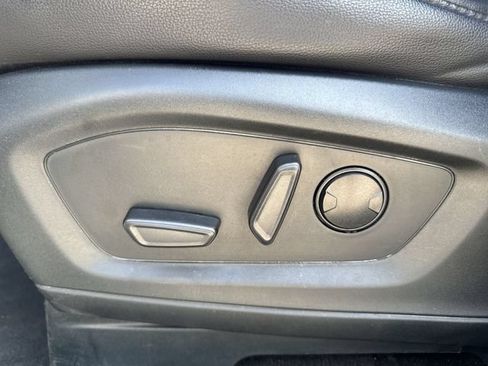 Used 2024 Ford Explorer Limited AWD/4WD image 12