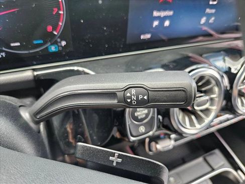 Used 2025 Mercedes-Benz GLA 250 image 12