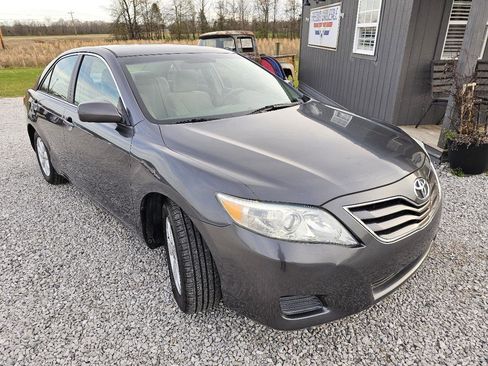 Used 2010 Toyota Camry LE image 11