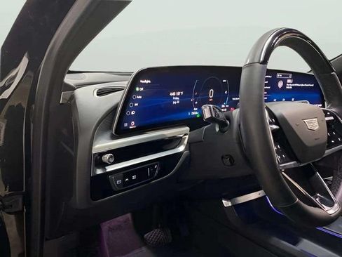 Used 2024 Cadillac Lyriq Luxury RWD image 17