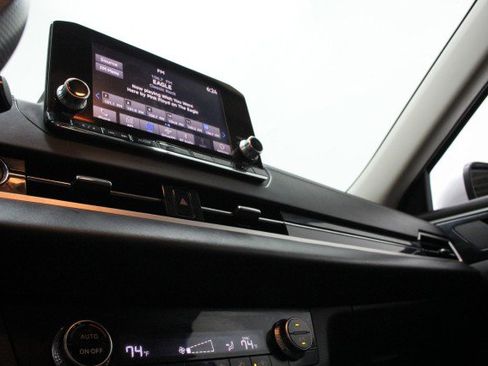 Used 2022 Mitsubishi Outlander ES image 17