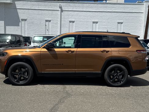 New 2026 Jeep Grand Cherokee L Limited AWD/4WD image 6