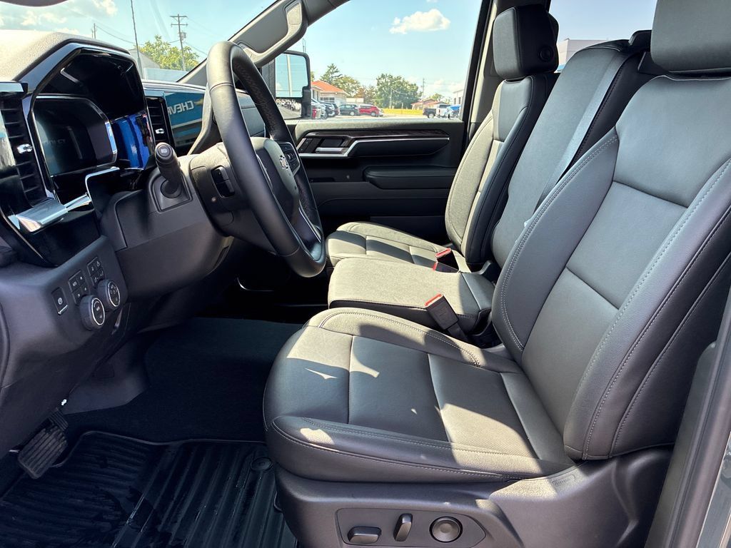 Used 2026 Chevrolet Silverado 3500 LTZ AWD/4WD image 10