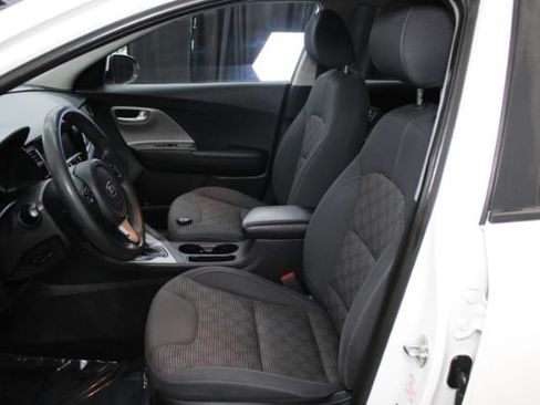 Used 2018 Kia Niro LX FWD image 9