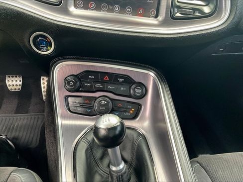 Used 2017 Dodge Challenger R/T Scat Pack RWD image 19