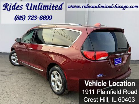 Used 2017 Chrysler Pacifica Touring-L Plus w/ Advanced Safetytec Group FWD image 34