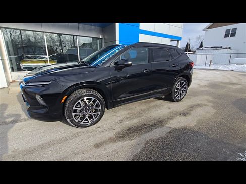 Used 2023 Chevrolet Blazer RS w/ Driver Confidence II Package image 4