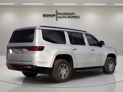 Used 2023 Jeep Wagoneer 4WD w/ Premium Group I image 8