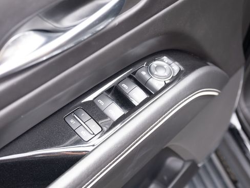 Used 2022 Cadillac Escalade Sport Platinum AWD/4WD image 18