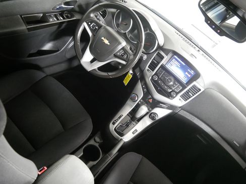 Used 2014 Chevrolet Cruze LT FWD image 9