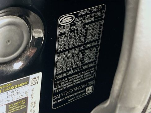 Used 2023 Land Rover Range Rover Velar R-Dynamic S image 33