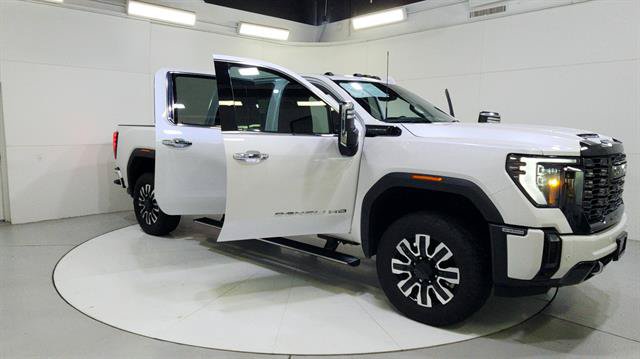 Used 2024 GMC Sierra 2500 Denali Ultimate AWD/4WD image 29