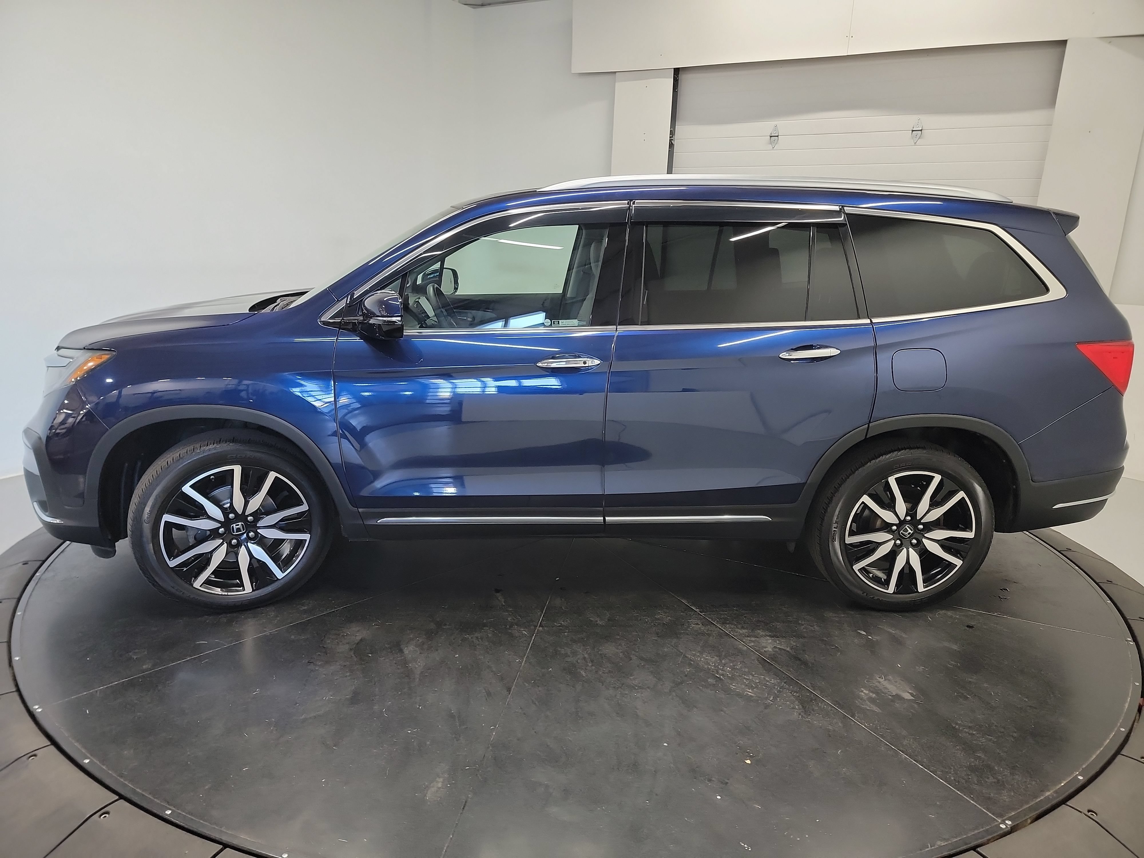 Used 2020 Honda Pilot Touring image 4