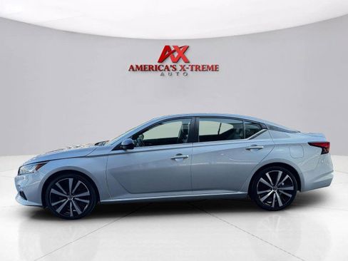 Used 2021 Nissan Altima 2.5 SR image 2