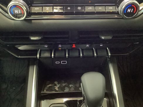 New 2026 GMC Canyon Elevation w/ Convenience Package image 23