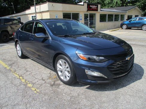 Used 2019 Chevrolet Malibu LT FWD image 4