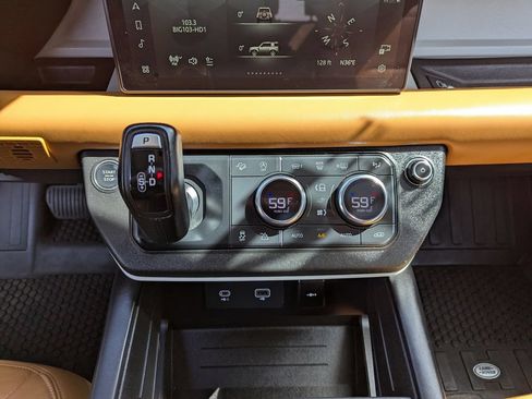 Used 2024 Land Rover Defender 90 S AWD/4WD image 23