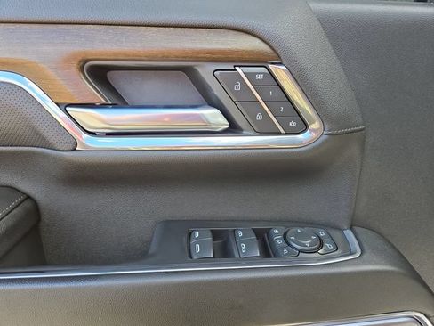 Used 2024 Chevrolet Silverado 2500 High Country w/ Technology Package AWD/4WD image 15