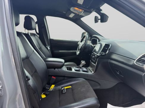 Certified 2020 Jeep Grand Cherokee Altitude AWD/4WD image 17