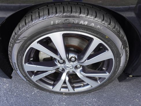 Used 2016 Nissan Maxima Platinum image 39