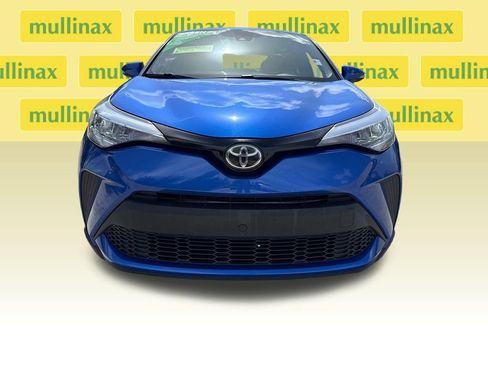 Used 2020 Toyota C-HR XLE FWD image 11