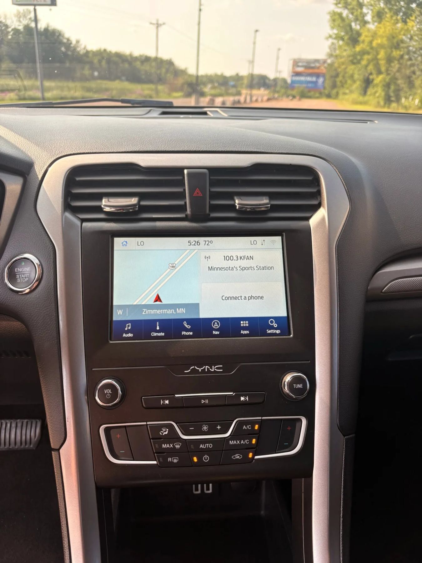 Used 2020 Ford Fusion SE FWD image 15