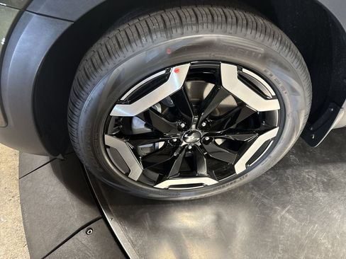 New 2025 Kia Telluride S image 10