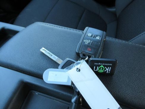 Used 2023 GMC Sierra 3500 Pro w/ Convenience Package image 29