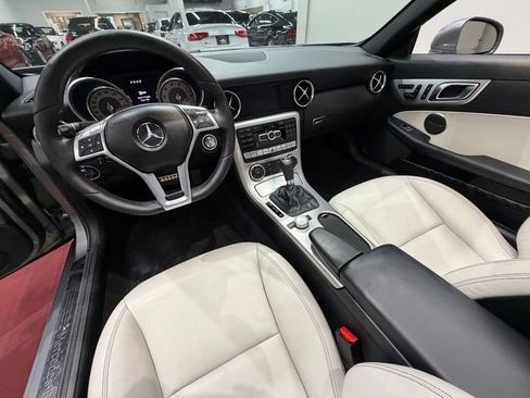Used 2013 Mercedes-Benz SLK 250 image 32