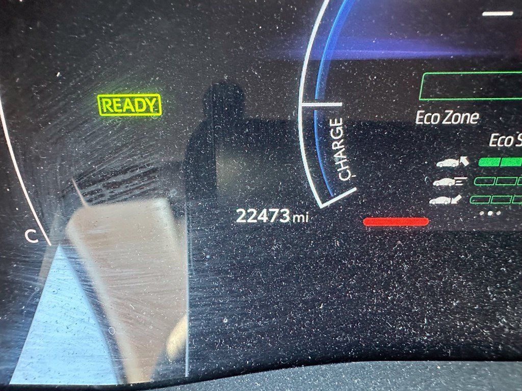Used 2025 Toyota Camry LE w/ Convenience Package FWD image 11