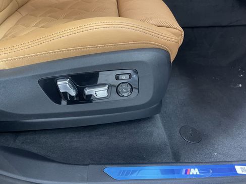 Used 2024 BMW X7 xDrive40i w/ M Sport Package AWD/4WD image 16