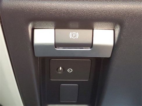 Used 2021 Land Rover Defender 90 First Edition image 36