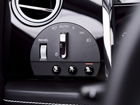 Used 2018 Rolls-Royce Ghost RWD image 75