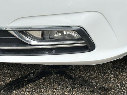 Used 2018 Volkswagen Passat 2.0T SEL Premium image 5