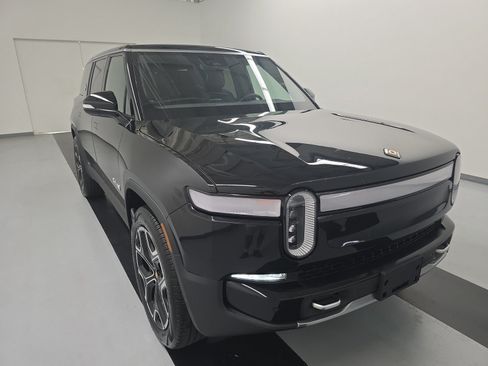 Used 2024 Rivian R1S Adventure AWD/4WD image 7