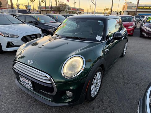 Used 2014 MINI Cooper 2-Door Hardtop image 3