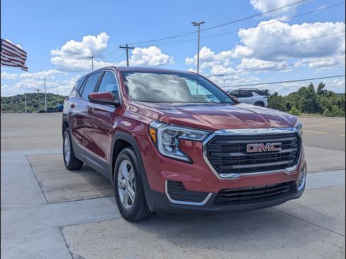 Used 2024 GMC Terrain SLE FWD image 5