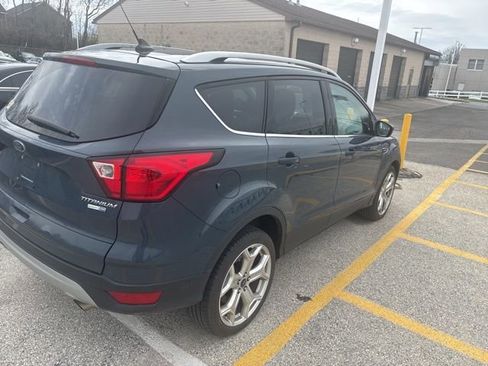 Used 2019 Ford Escape Titanium image 4