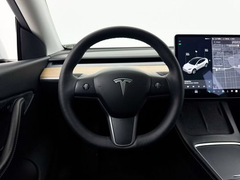 Used 2022 Tesla Model Y Long Range AWD/4WD image 6