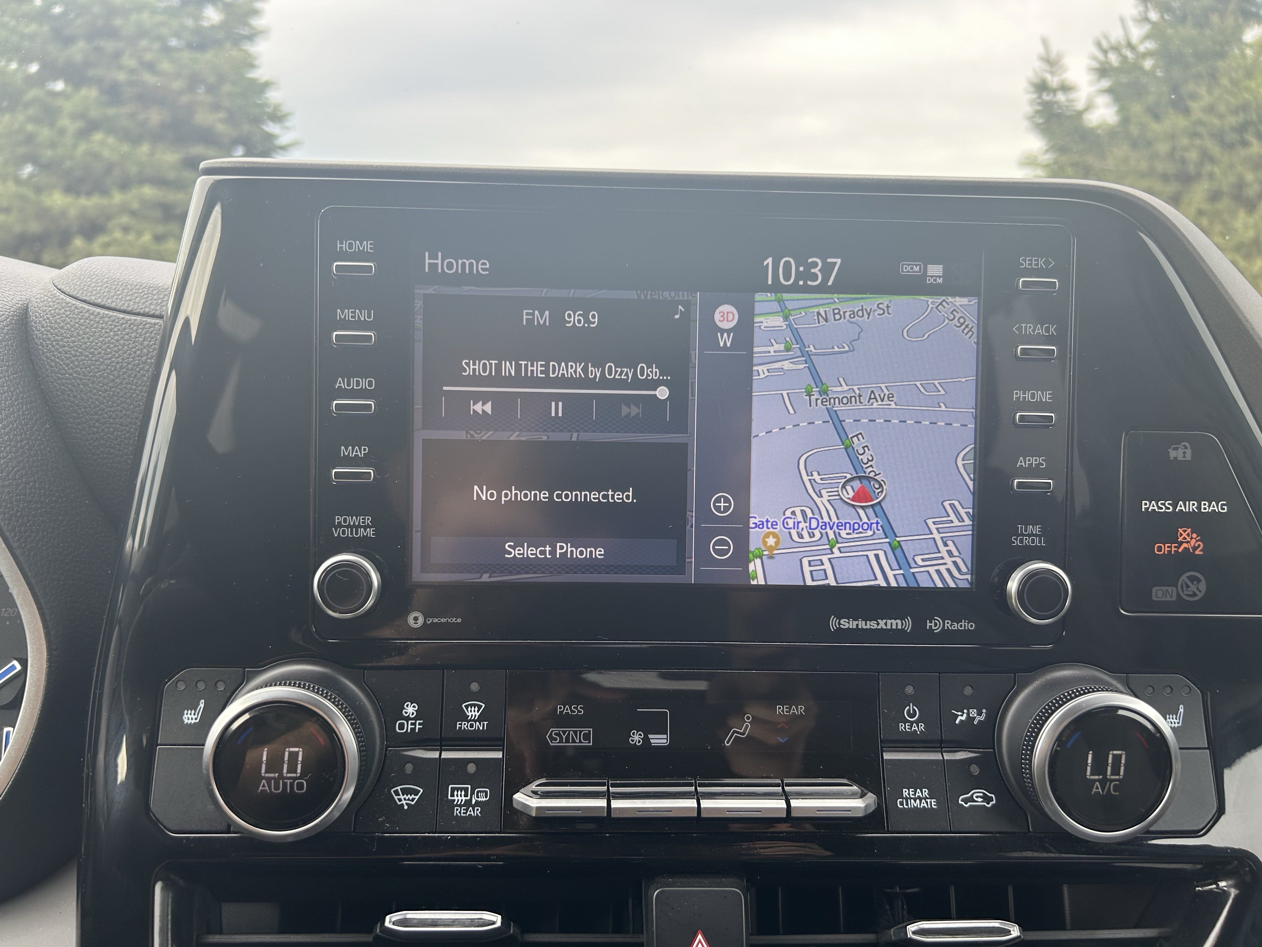 Certified 2021 Toyota Highlander XLE AWD/4WD image 21