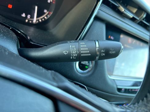 Used 2017 Cadillac XT5 FWD image 19