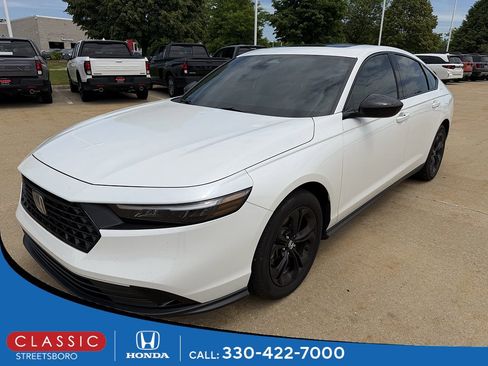 Used 2025 Honda Accord SE image 1