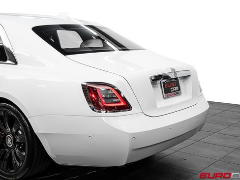 Used 2024 Rolls-Royce Ghost AWD/4WD image 17