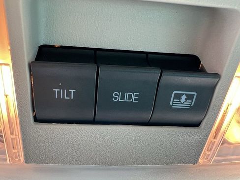 Used 2016 Ford Explorer Platinum image 21